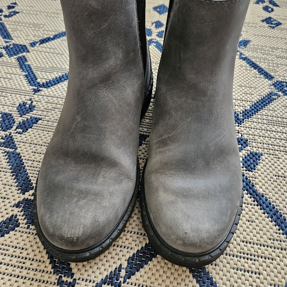 Sorel Chelsea Waterproof Boot - Picture 4 of 12
